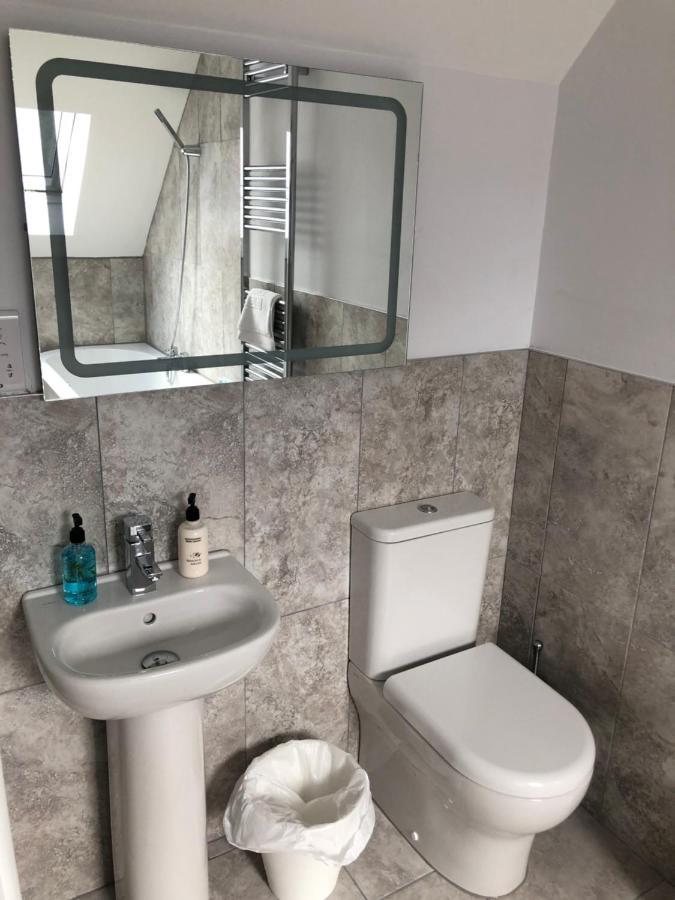 Hamilton Arms Suites Midhurst Bagian luar foto