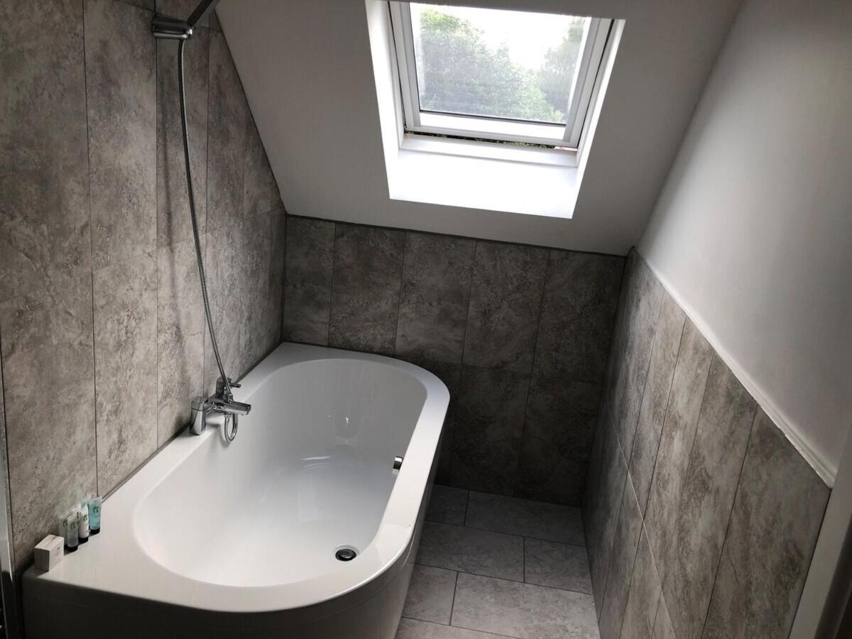 Hamilton Arms Suites Midhurst Ruang foto